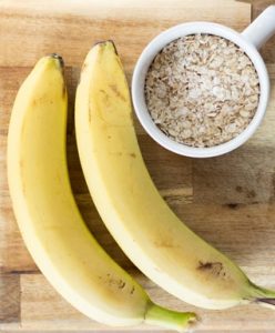 Oat and banana facemask for spots