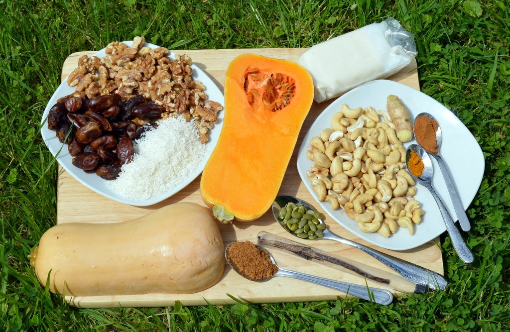 Ingredients for healthy pumpkin recipes like raw pumpkin pie