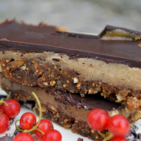 Healthy Vegan Chocolate Caramel Slice