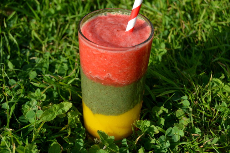 traffic light smoothie with mango kiwi and watermelon