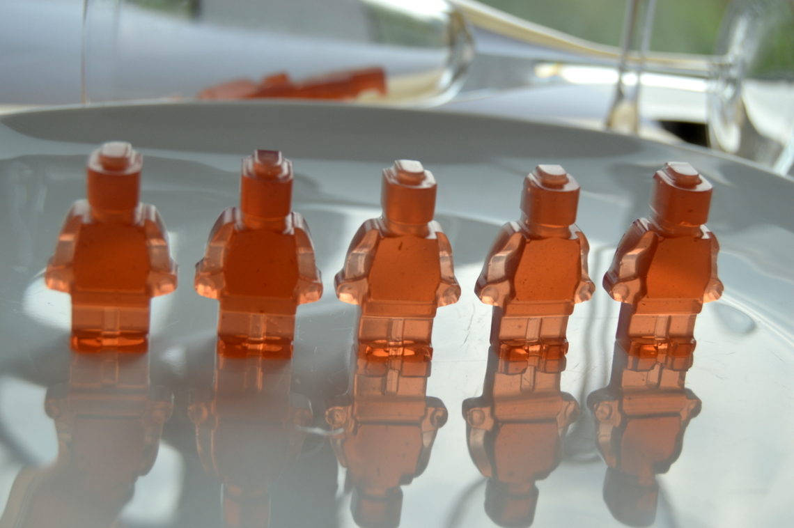 Vegetarian Rosé Gummy Sweets Nest and Glow