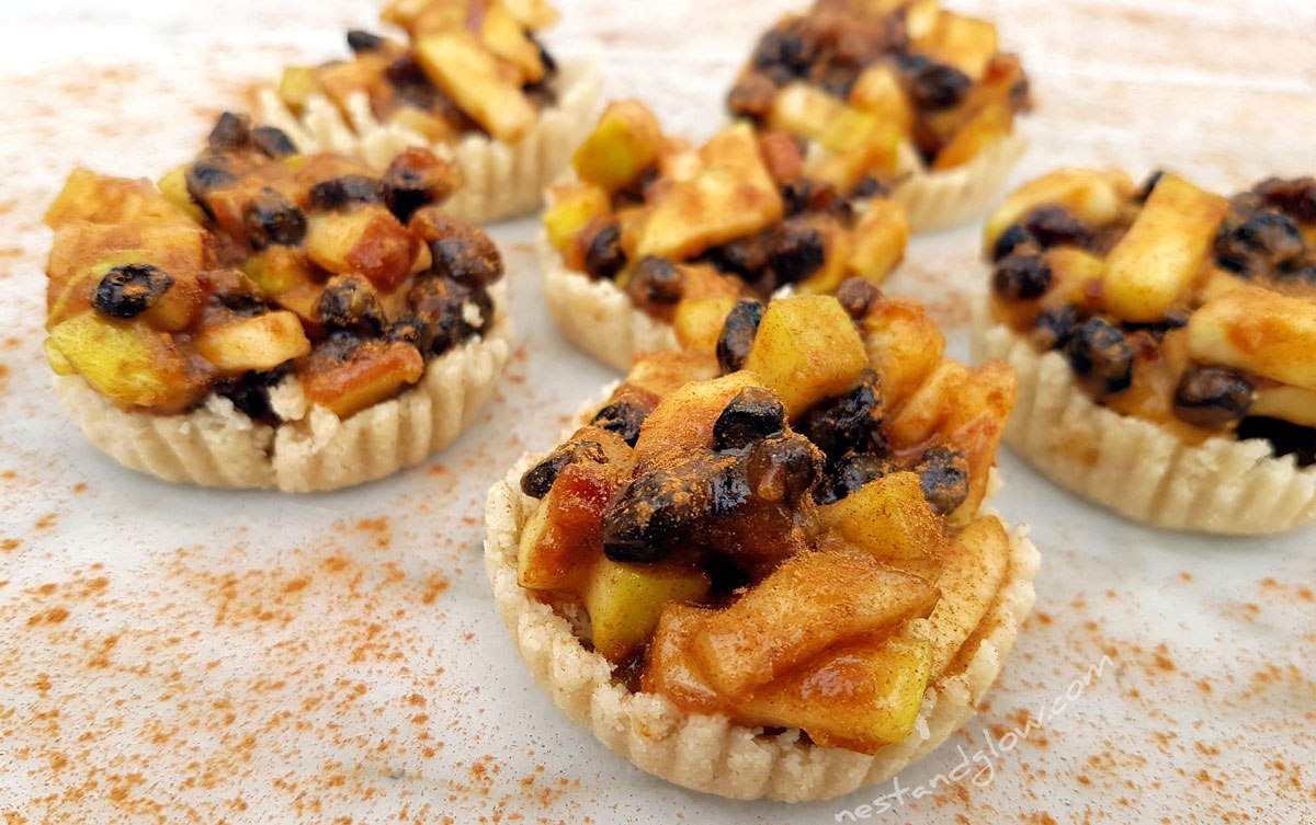 Raw Easy Mince Pies Sweetened with Fruit - Gluten and 