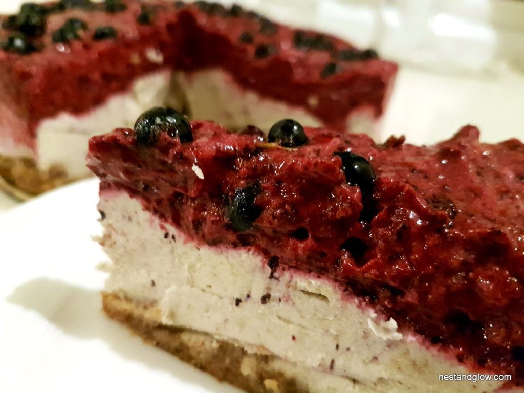 Blackcurrant vegan Dreamcake