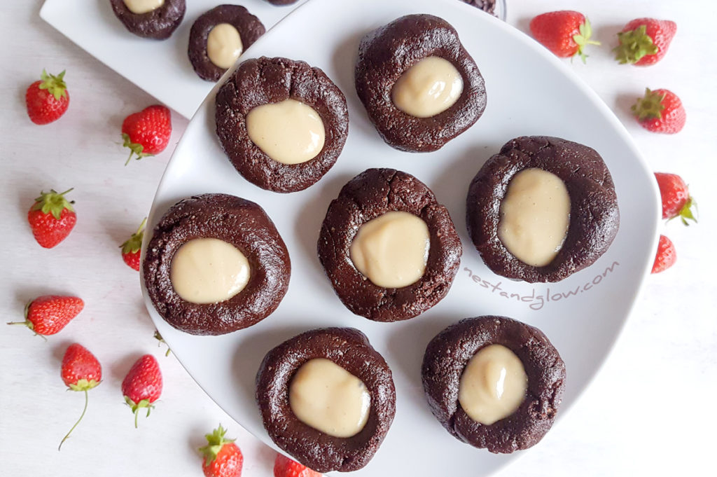 Raw Chocolate Cashew Thumbprints with Berries