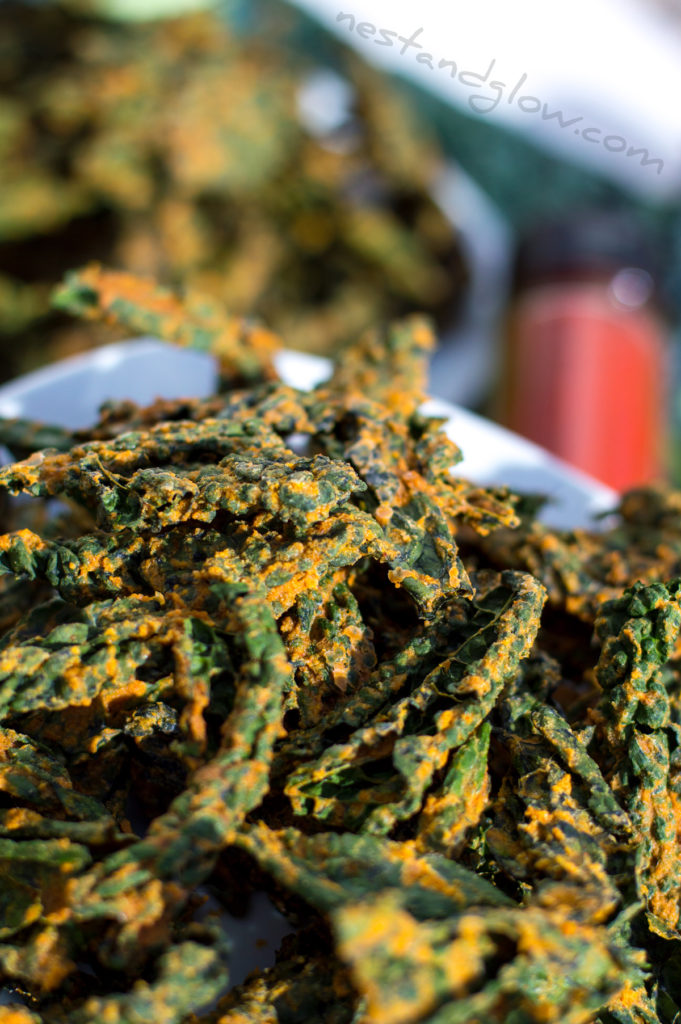 Vegan raw sunflower kale crisps