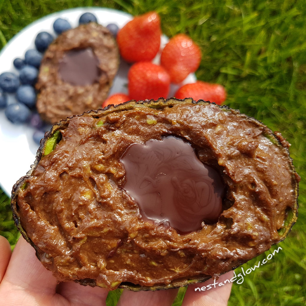 Healthy chocolate avocado nut pudding from 3 ingredients