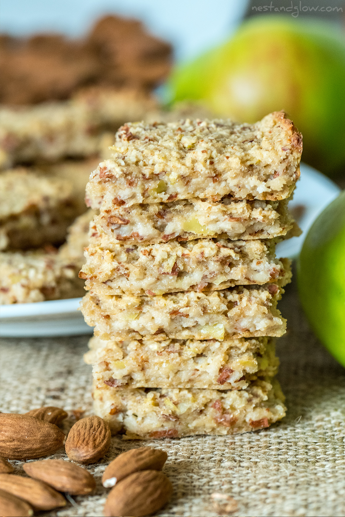 3-Ingredient Apple Almond Healthy Breakfast Bars - chewy and low calorie