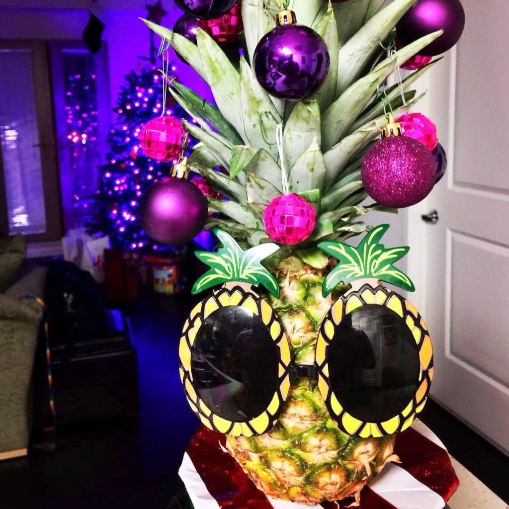 sunglasses pineapple tree