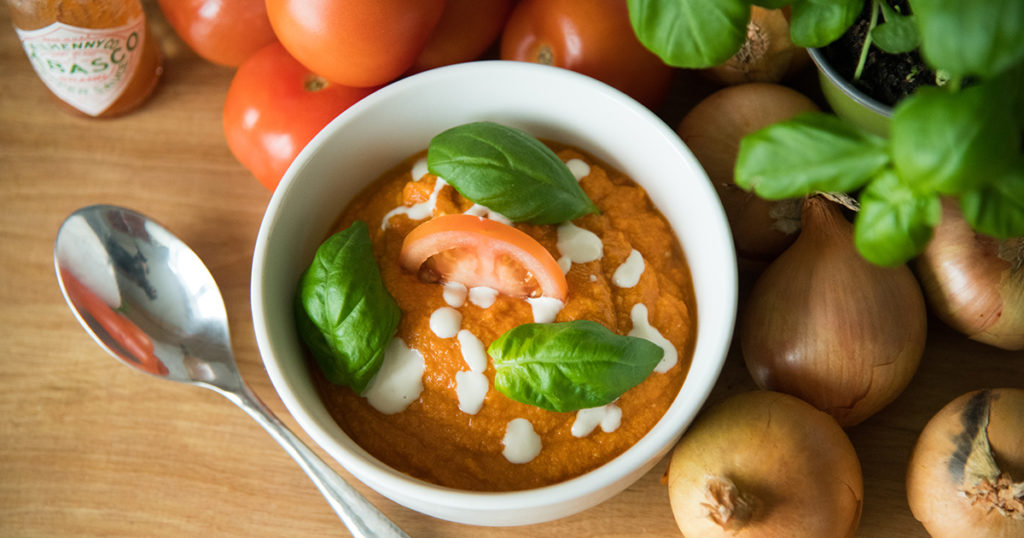 3-ingredient creamy tomato soup