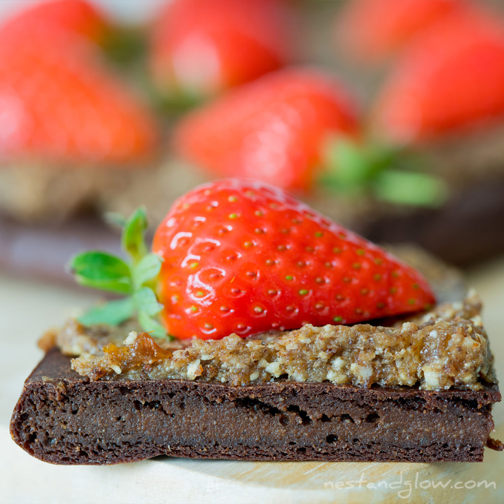 healthy gluten free brownie recipe that doesn't taste like it's healthy. free of wheat, sugar, gluten, eggs and butter.