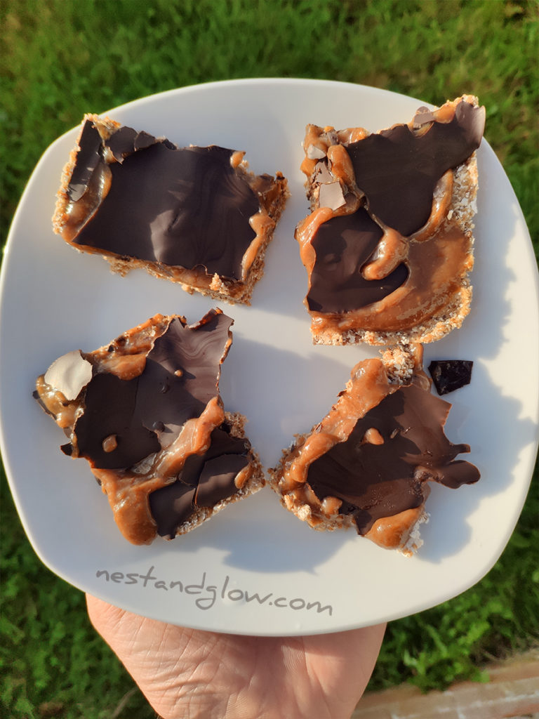 3 ingredient healthy chocolate caramel slice using raisins. free of dairy and refined sugar